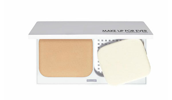 Make Up For Ever White Definition Instant Brightening Powder Foundation 